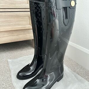 Louis Vuitton Black Rain Boots
New
Authentic